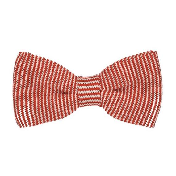 Noeud papillon tricot ? rayures rouges et blanches